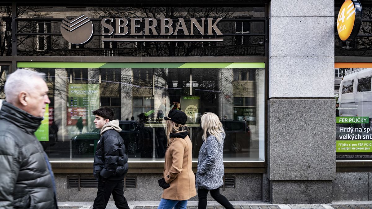 Hypotéky ze Sberbank se refinancovat nemusí. Vyšlo by to draho